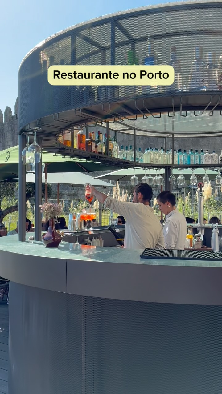 Funicular Dos Guindais: Great Food and Incredible Views