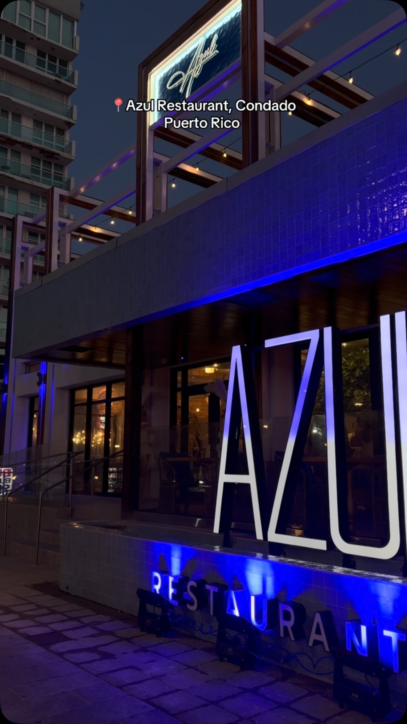 Azul Restaurant Offers Fine Dining and Vibrant Atmosphere