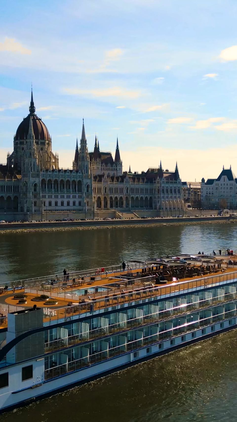 European River Cruise: Iconic Landmarks and Cities