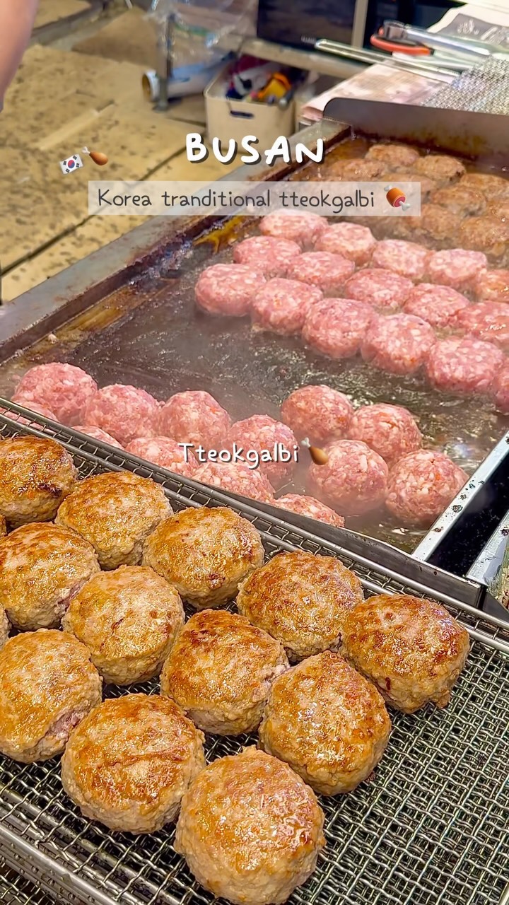 Bujeon Market's Popular One-Hour Wait Tteokgalbi