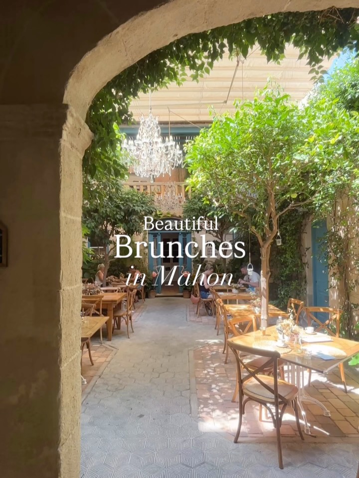 Mahón Cafes Offer Brunch and Coffee Delights