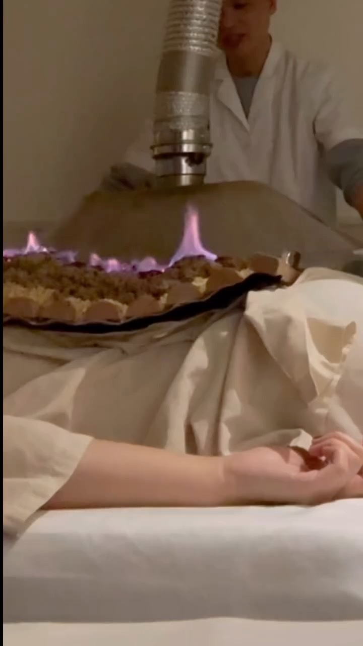 Shiyi Tang: Dragon Spine Moxibustion Therapy