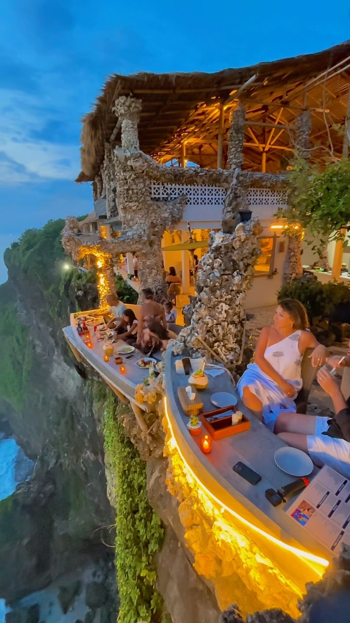 Malini Uluwatu: Seafood Dining With Sunset Views