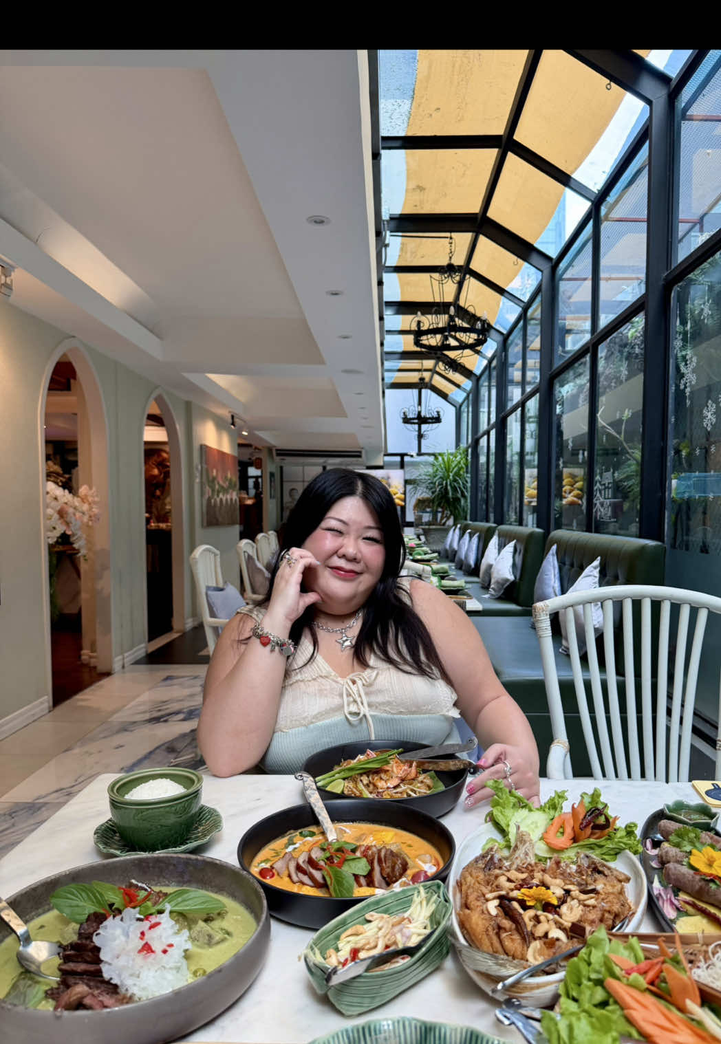 Bangkok Restaurant Offers Thai Dishes and Lush Decor