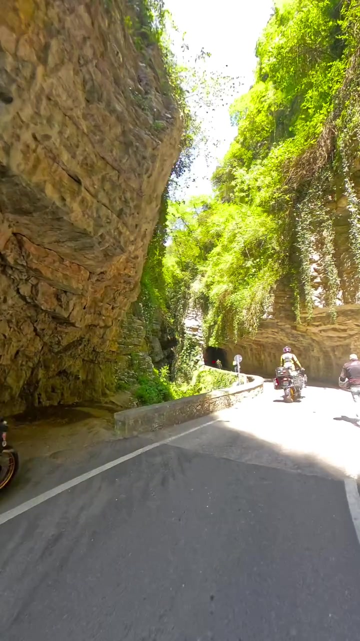 Scenic Motorcycle Ride Along Lake Garda