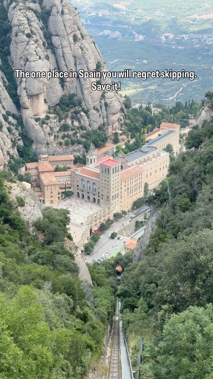 Montserrat Mountain Range And Monastery Attractions