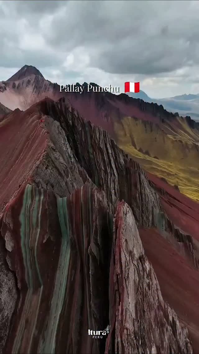 Pallay Punchu: A Mountain's Vivid Hues