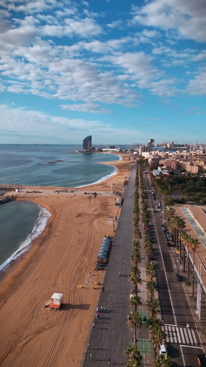 Barcelona's Architectural Landmarks and Beach