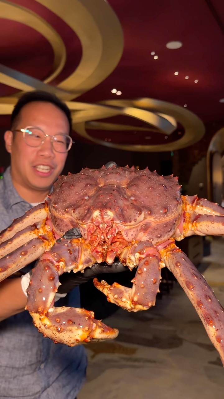 Lai Wah Heen: Exquisite Cantonese Cuisine and Unique Dishes