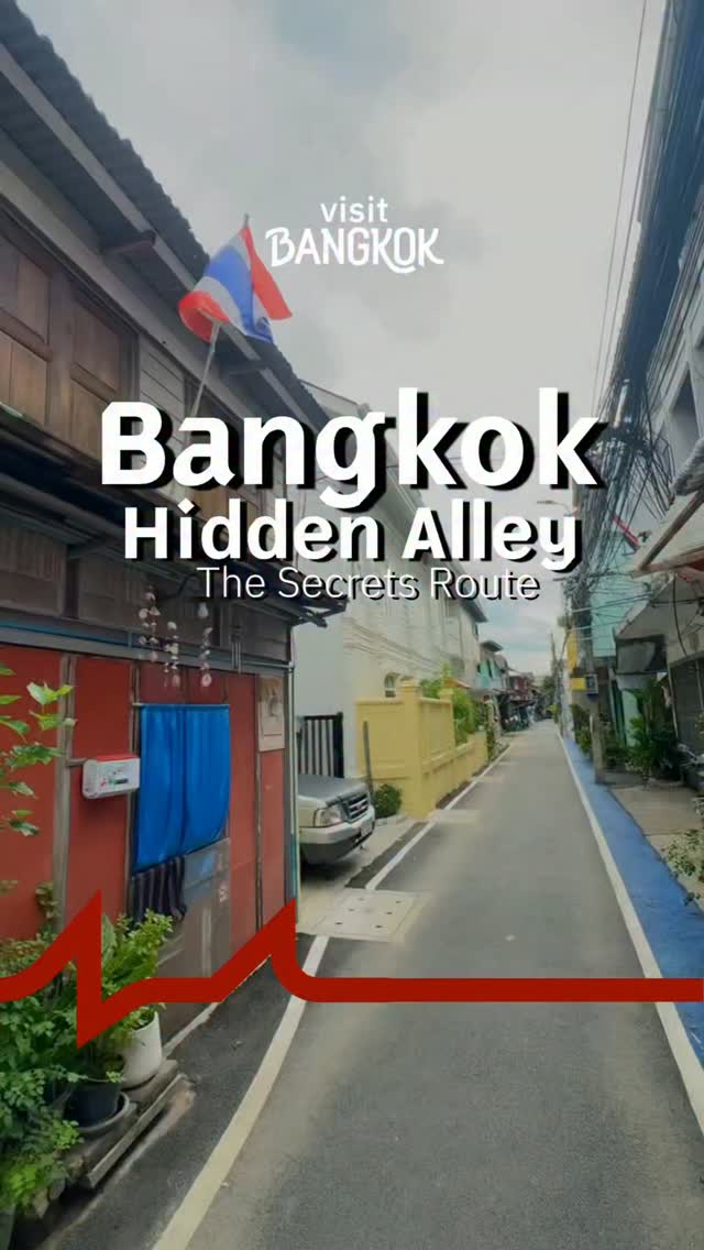Phra Nakhon's Walkable Alleys and Local Gems