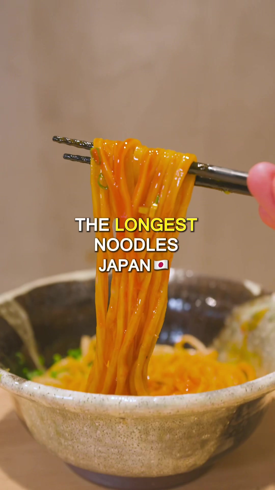 Tokyo Ramen Shop Features 50cm Long Noodles