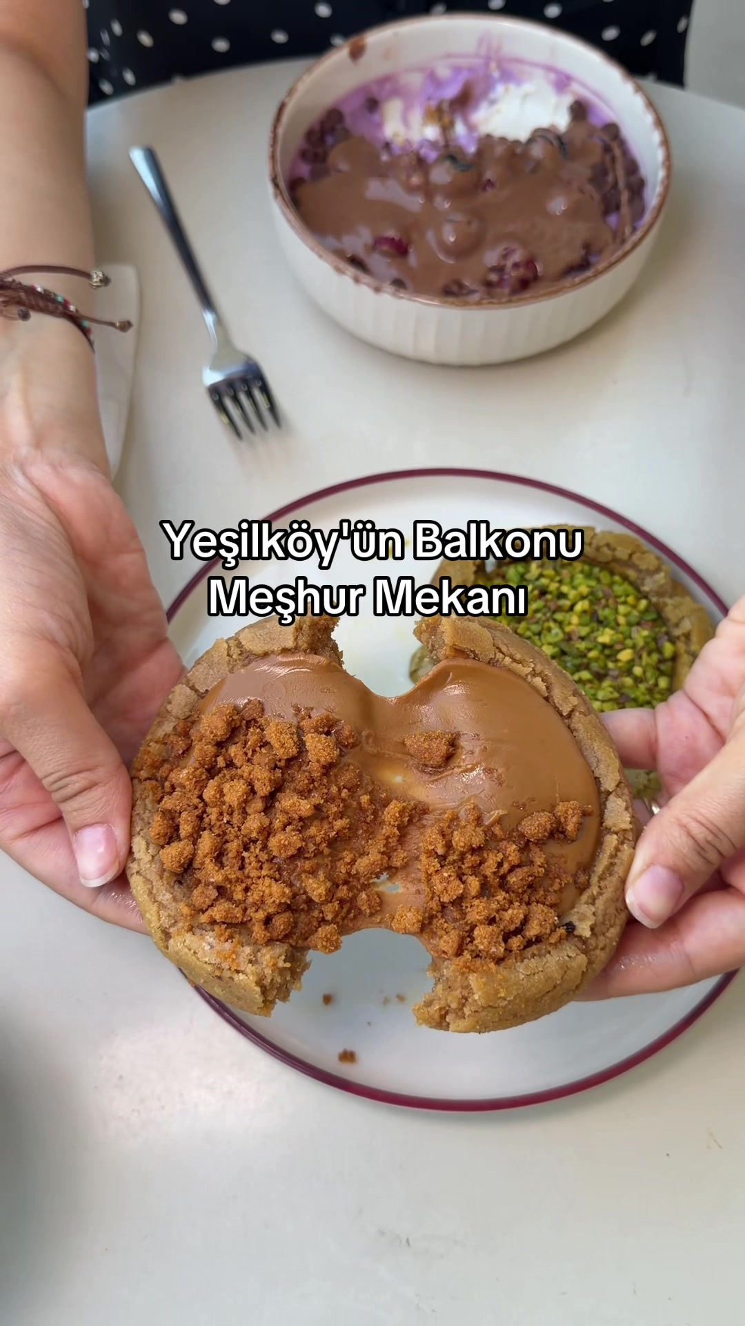 Vanilpuff: Yeşilköy's Cookie and Dessert Haven