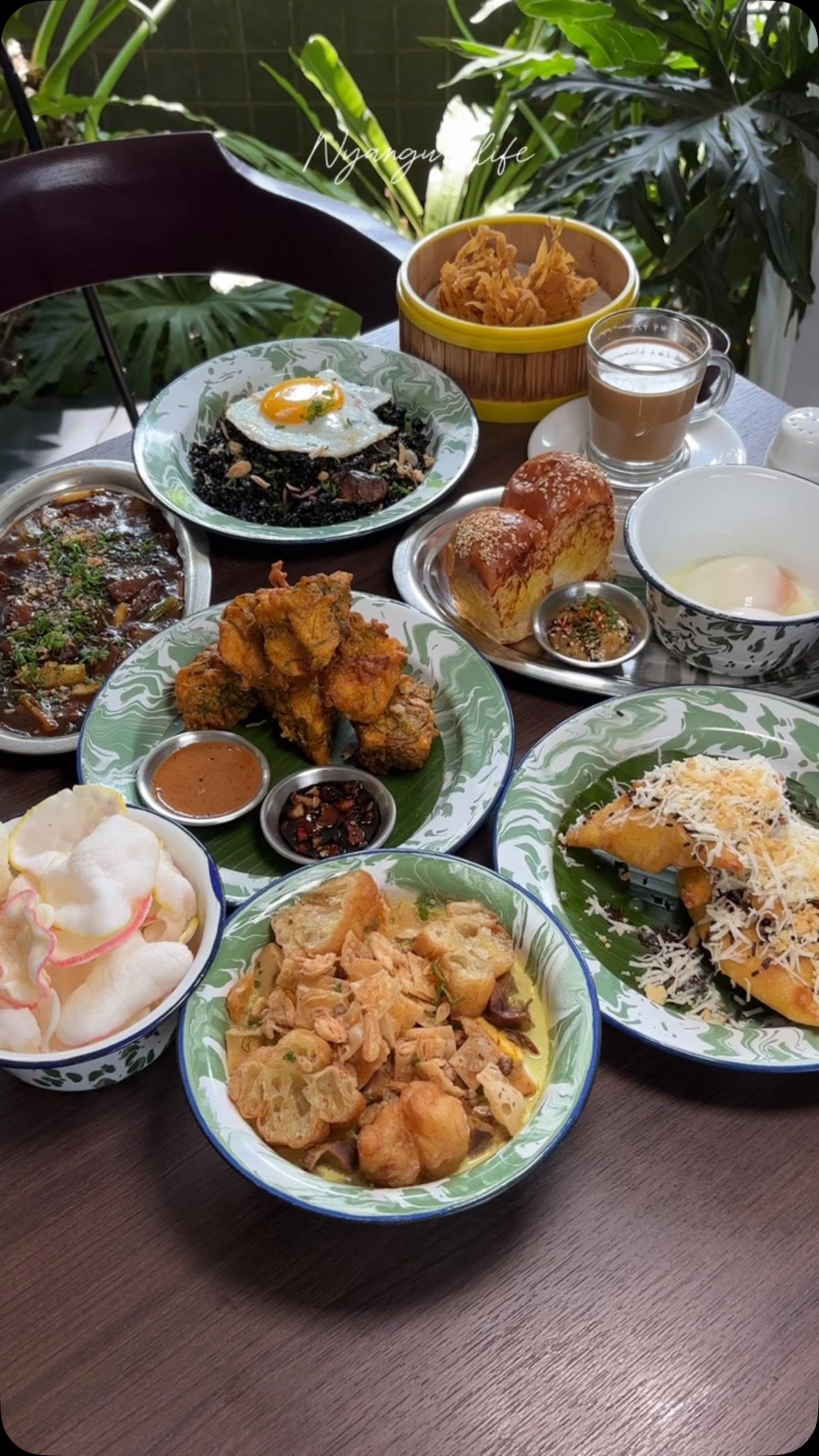 Brother Chang: Asian and Nusantara Flavors