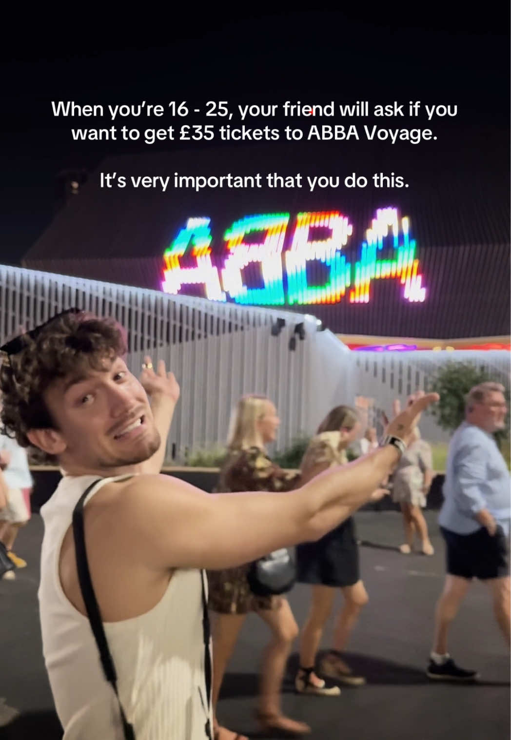 ABBA Voyage Arena Showcases Lively Atmosphere