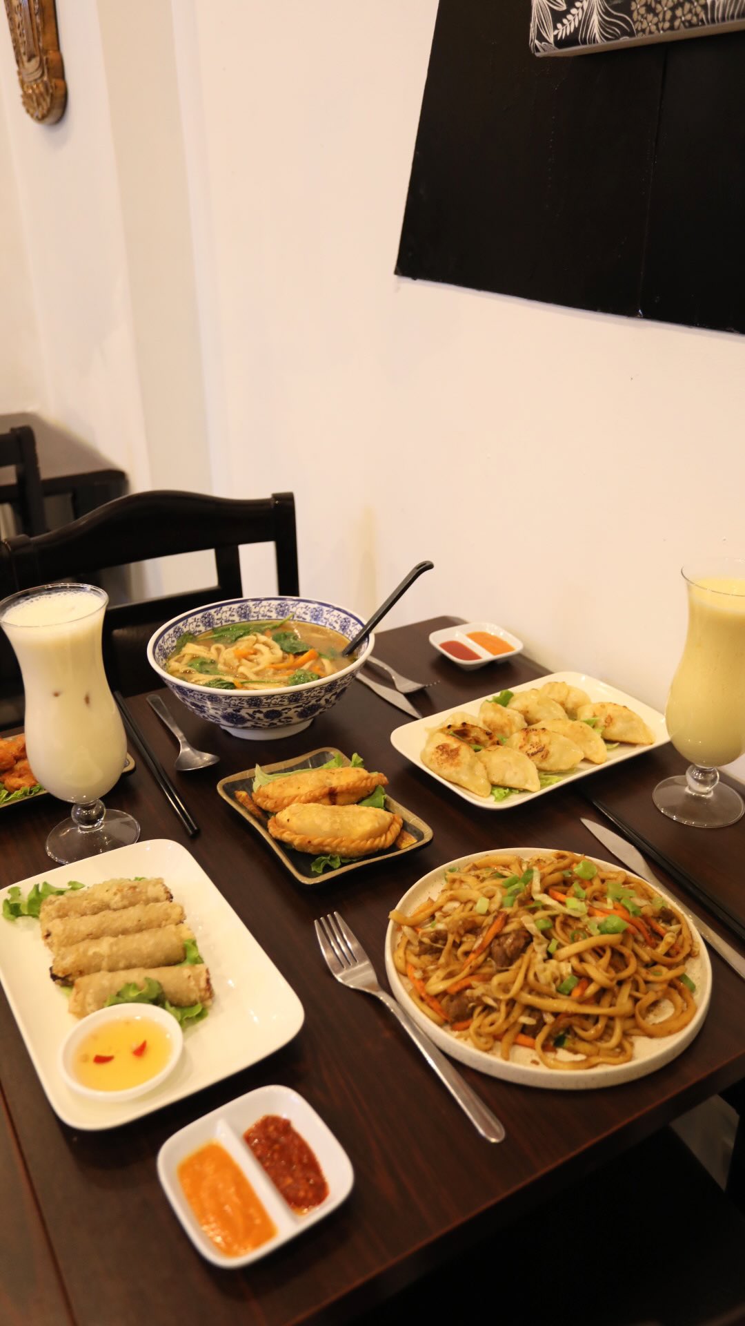 Parisian Sisters Serve Homemade Nepalese and Tibetan Food