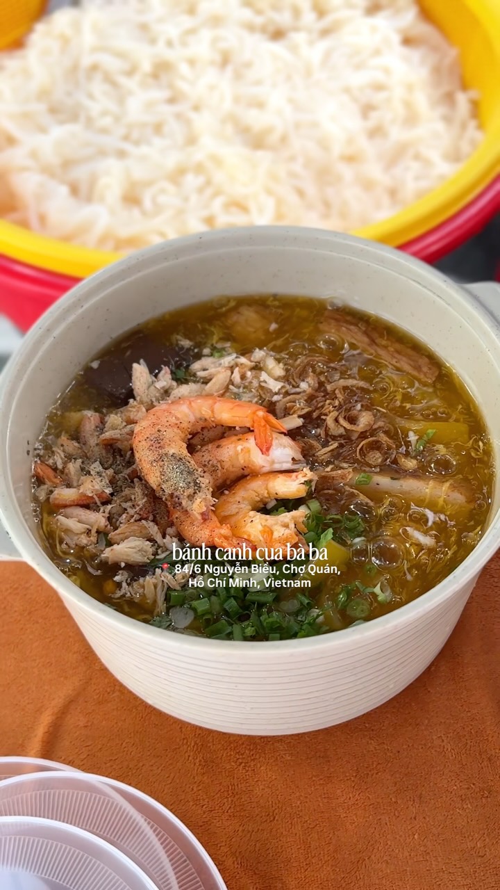 Michelin-Recommended Crab Noodle Restaurant