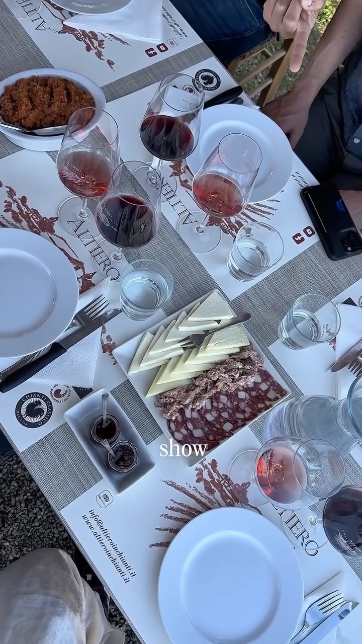 Tuscan Wineries Offer Scenic Wine Tours