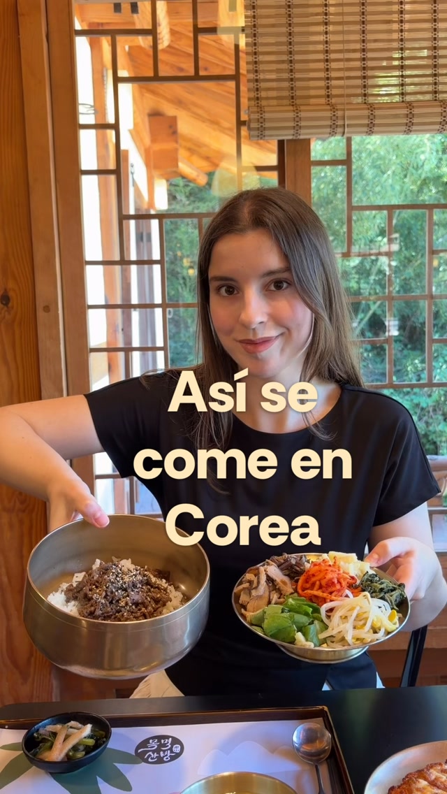 Bibimbap Dining Near Seoul's Namsan Mountain