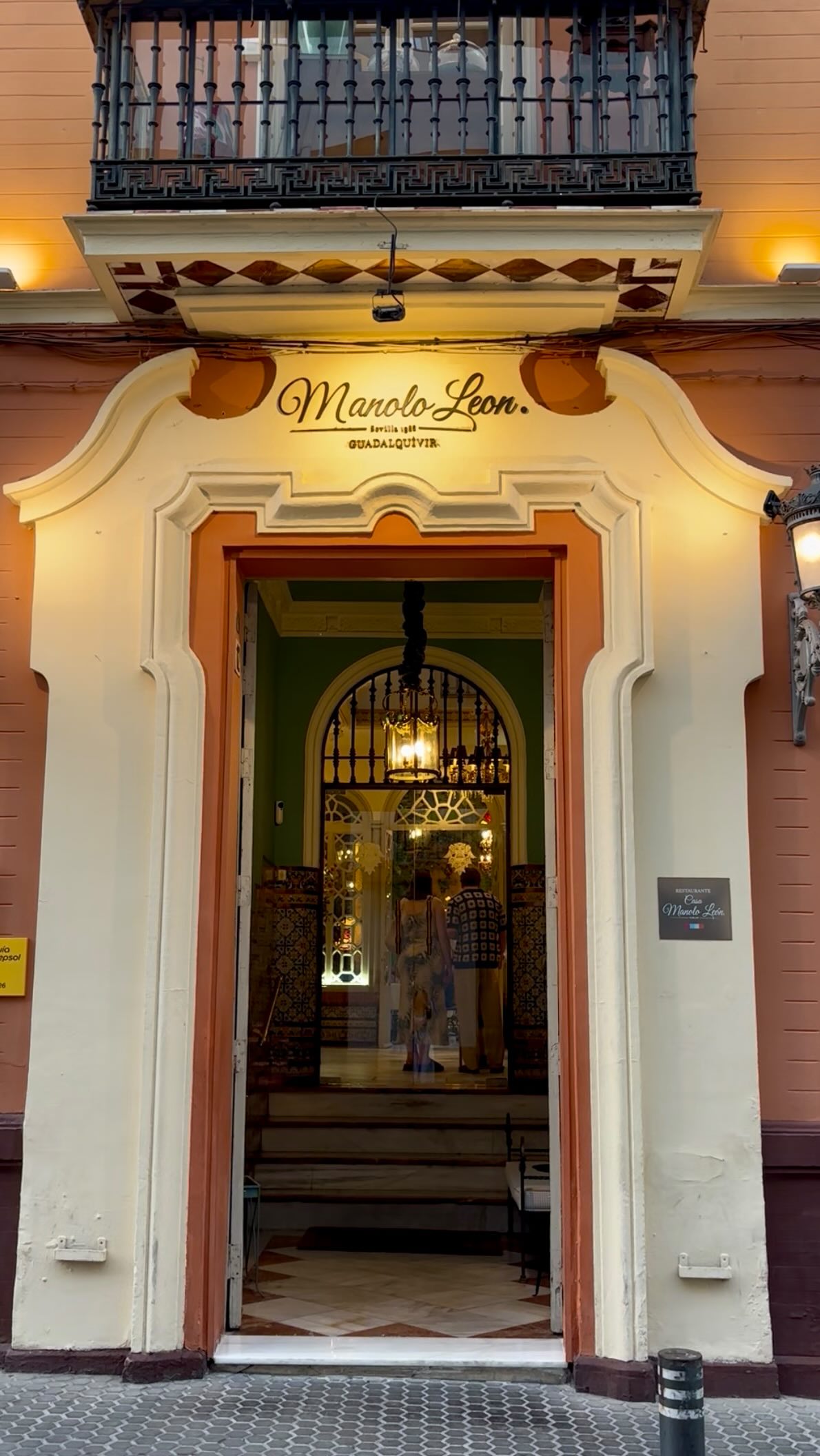 Sevilla's Enchanting Hidden Garden Restaurant