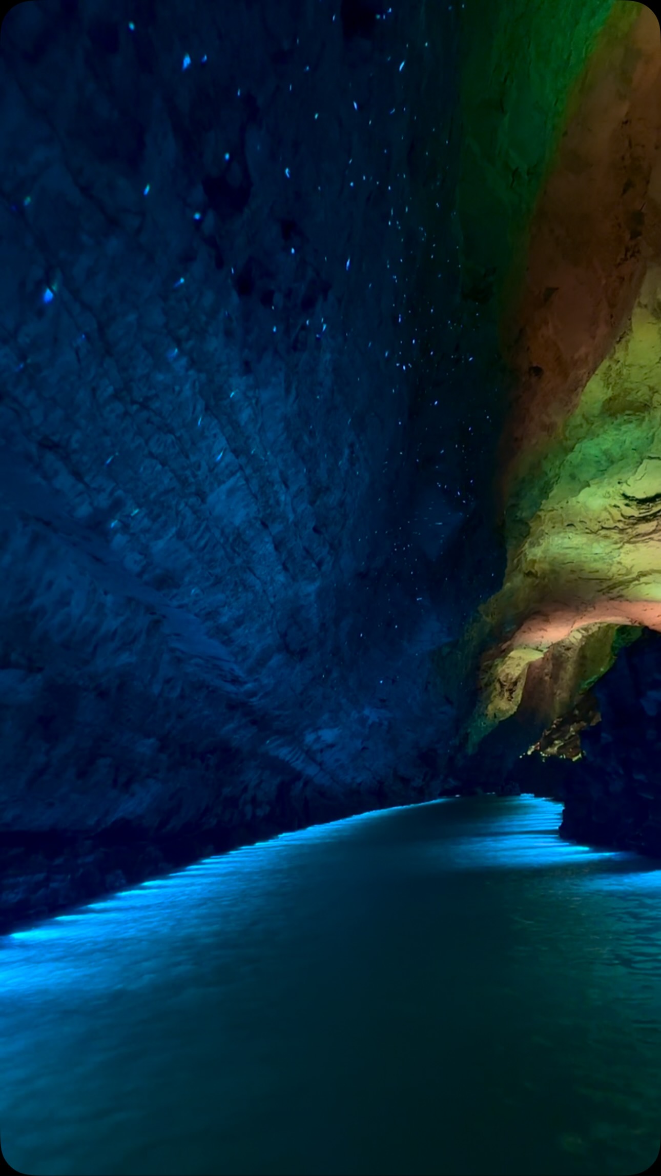 Huanglong Cave Scenic Area: A Must-See Chinese Attraction