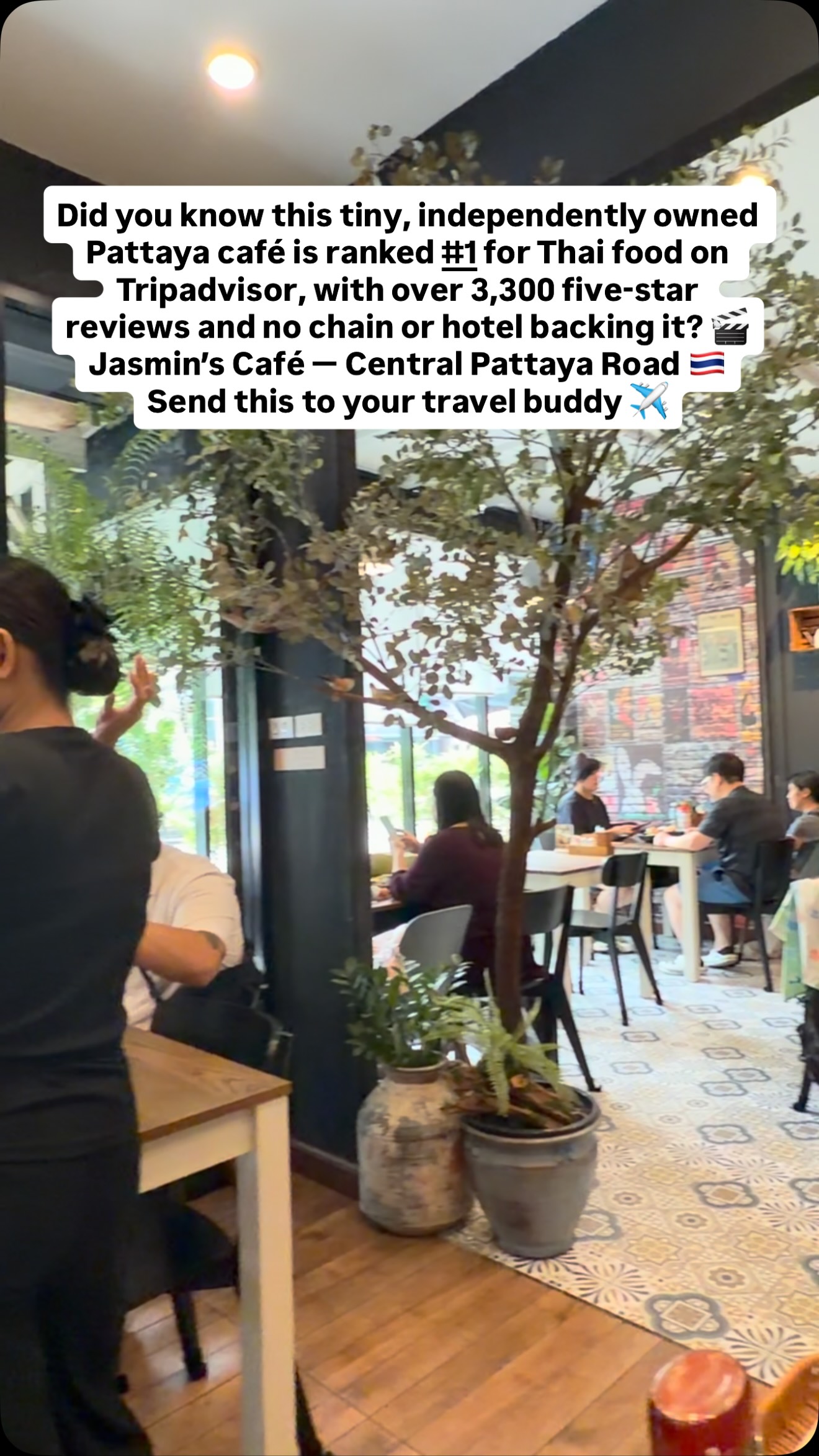 Jasmin's Café: Popular Thai Food in Pattaya