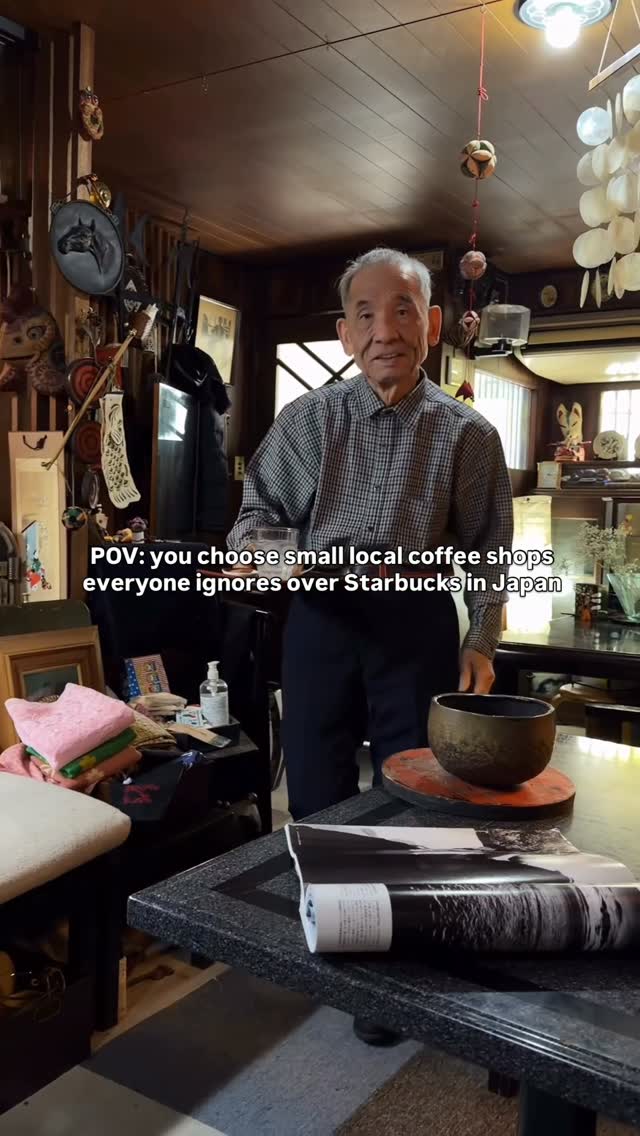 Kyoto Antique Coffee Shop Offers Personal Stories