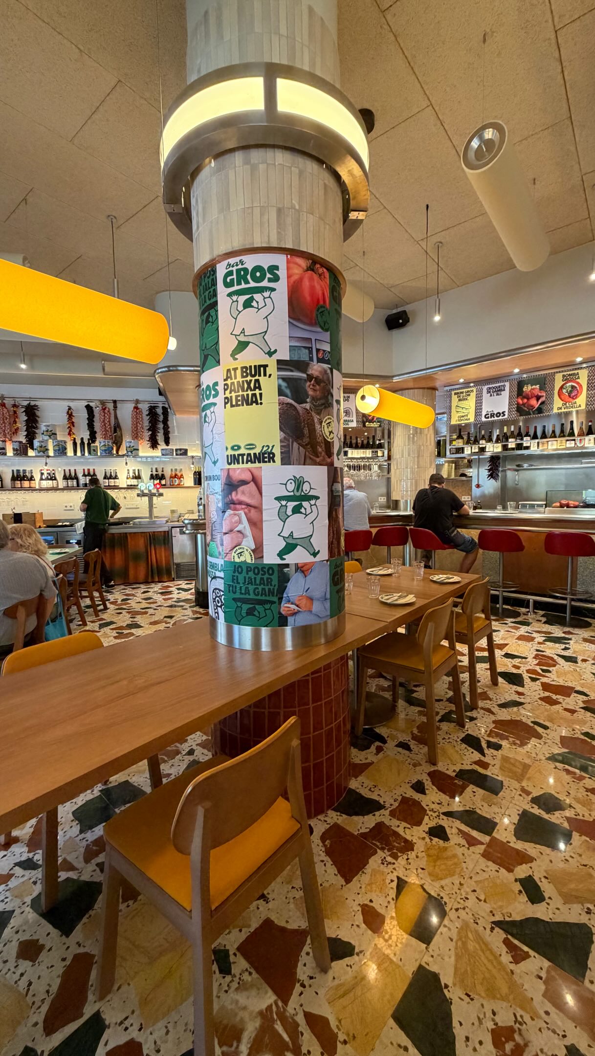 Bar Gros: Barcelona's Nostalgic Taste of the 90s