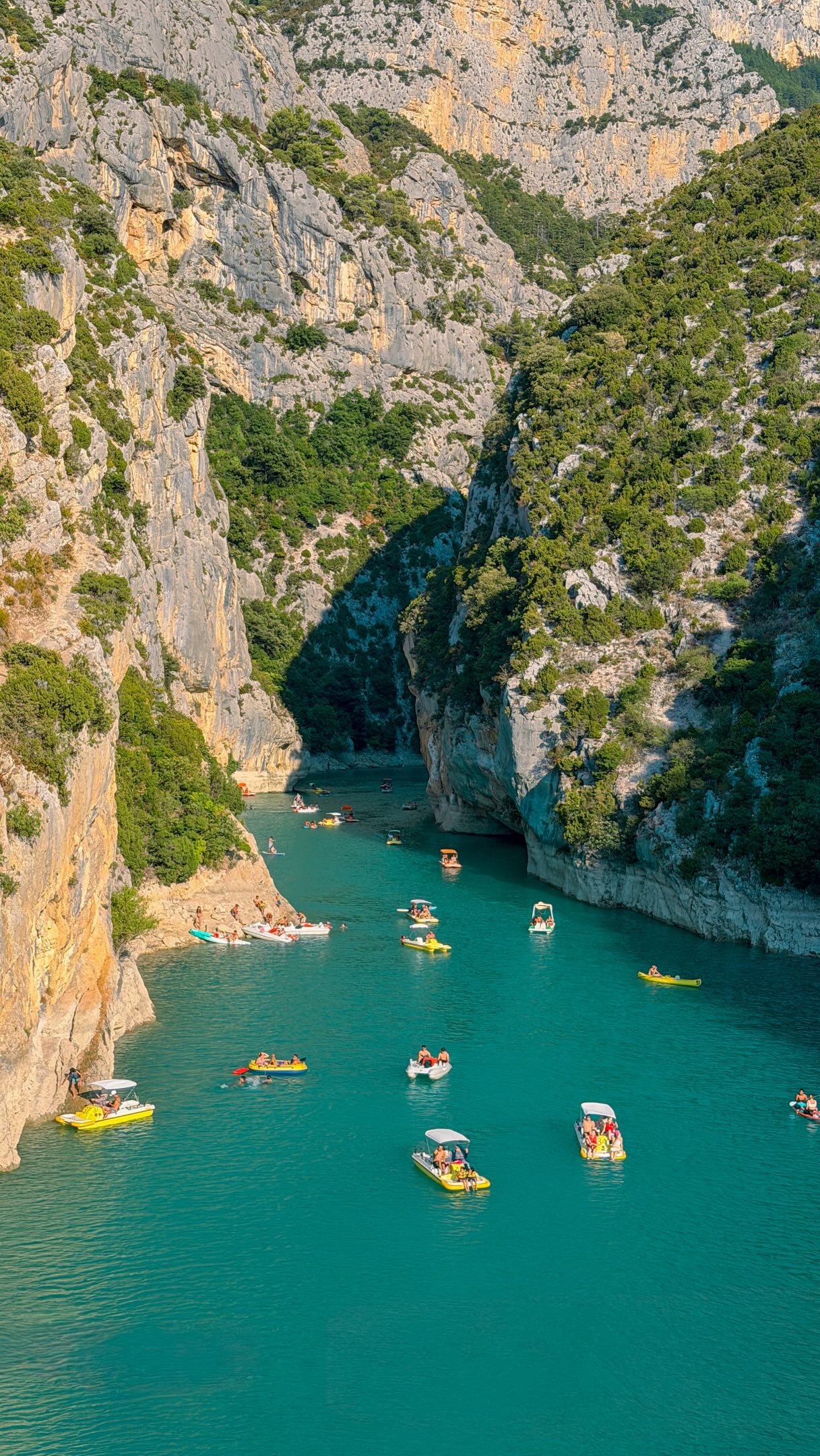 Explore Verdon Gorge's Cliffs and Turquoise Waters