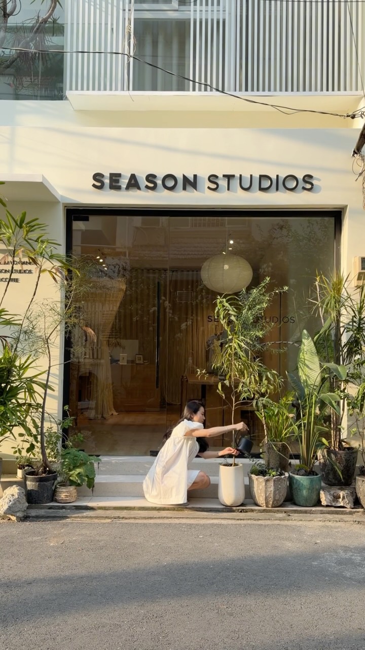 Season Studios Offers Dreamy, Soft, Sweet Ambiance