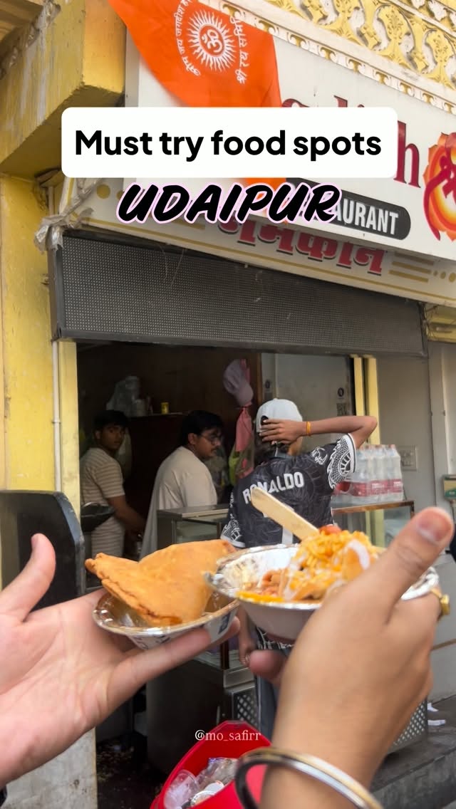Indian Eateries Offering Savory Snacks