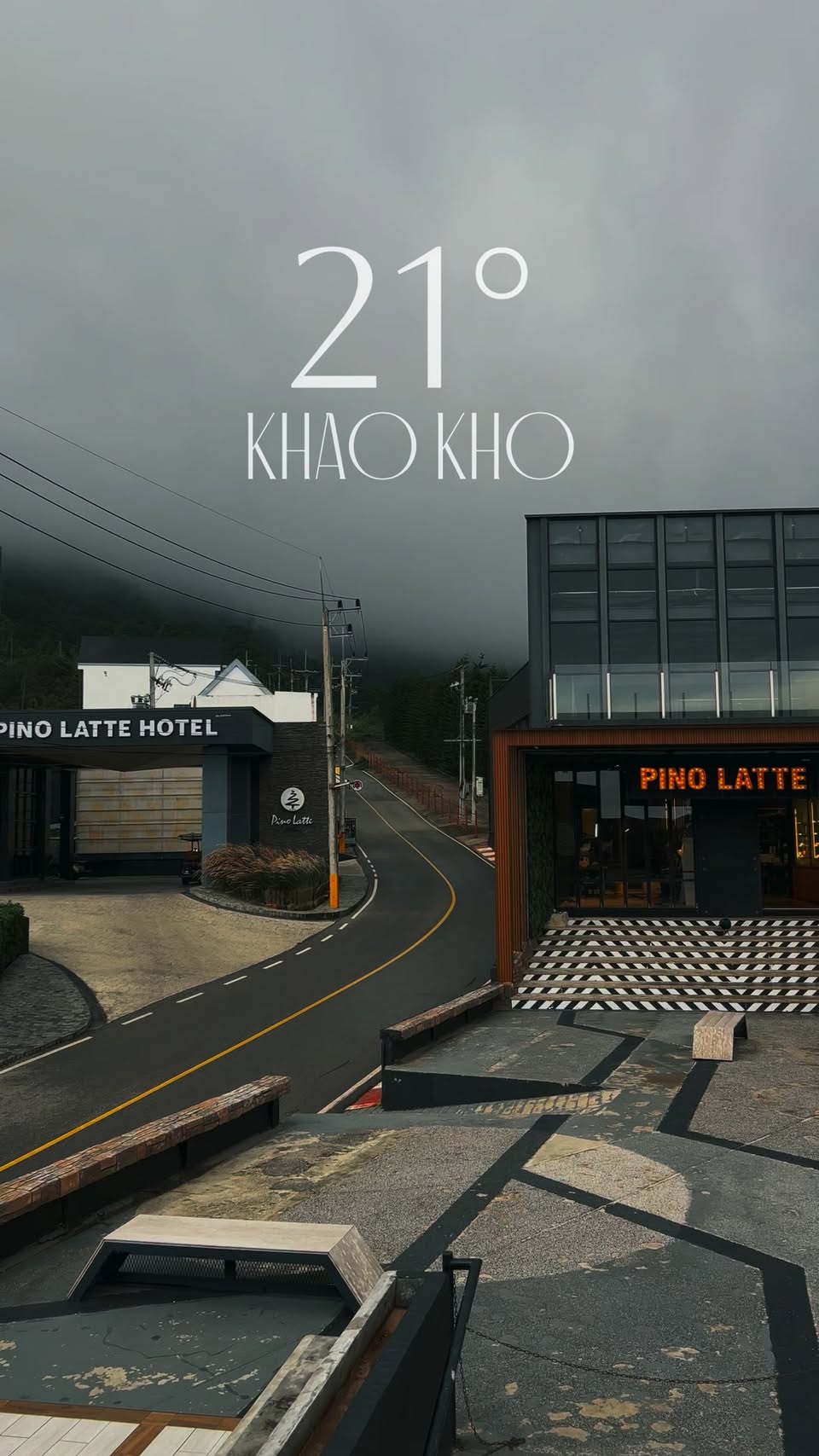 Pino Latte Hotel Cafe Offers Mountain Views