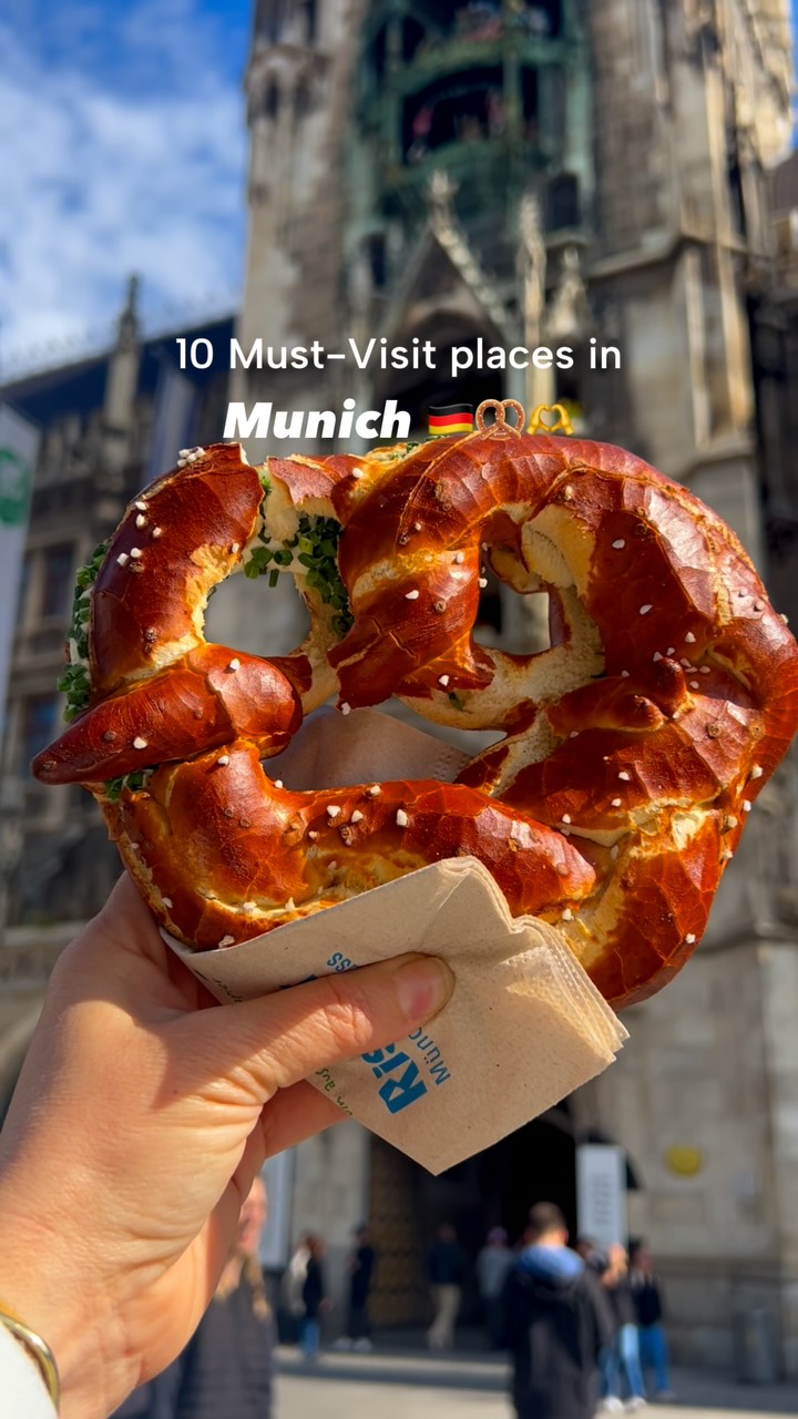 Munich's Royal Palaces, Historic Squares, and Cultural Gems