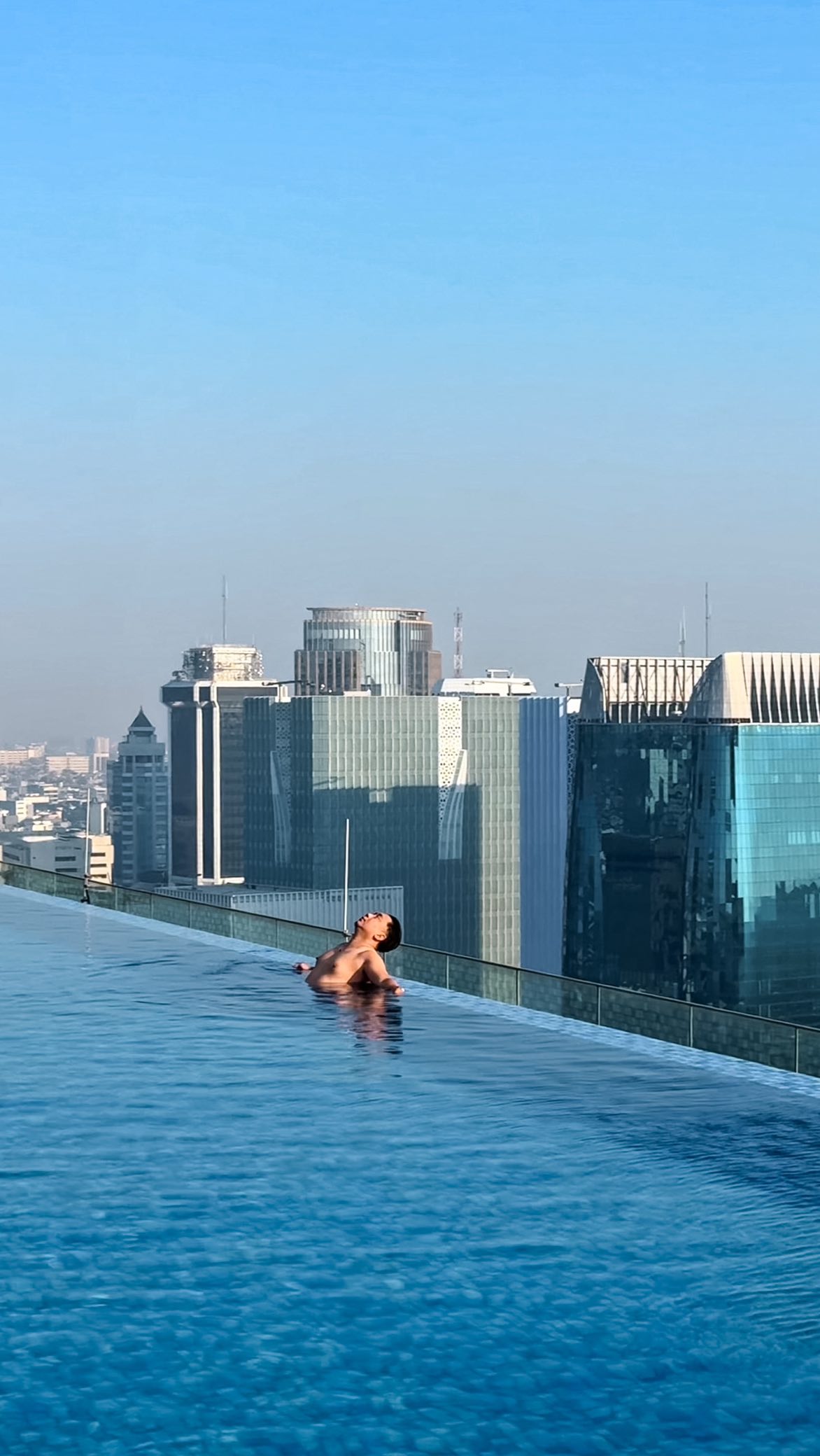 Jakarta Hotels With Infinity Pool Views