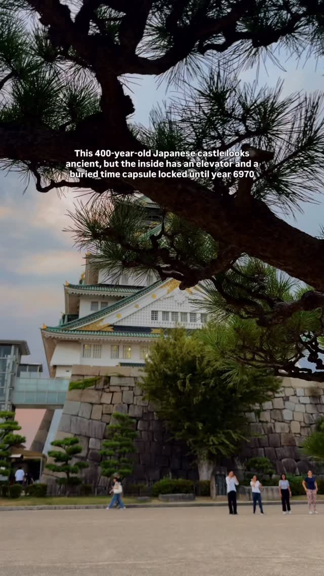 Osaka Castle and Nearby Station Exploration