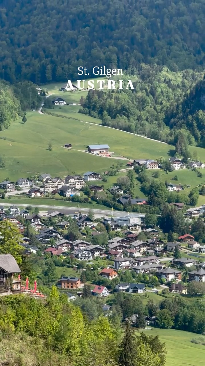 Lake Wolfgangsee Village and Cable Car Escape