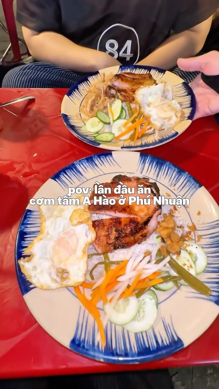 Ho Chi Minh City's Popular Broken Rice Restaurant
