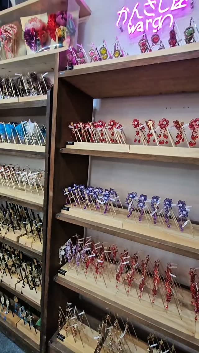 Kyoto's Hair Accessory Shops Showcase Traditional Crafts