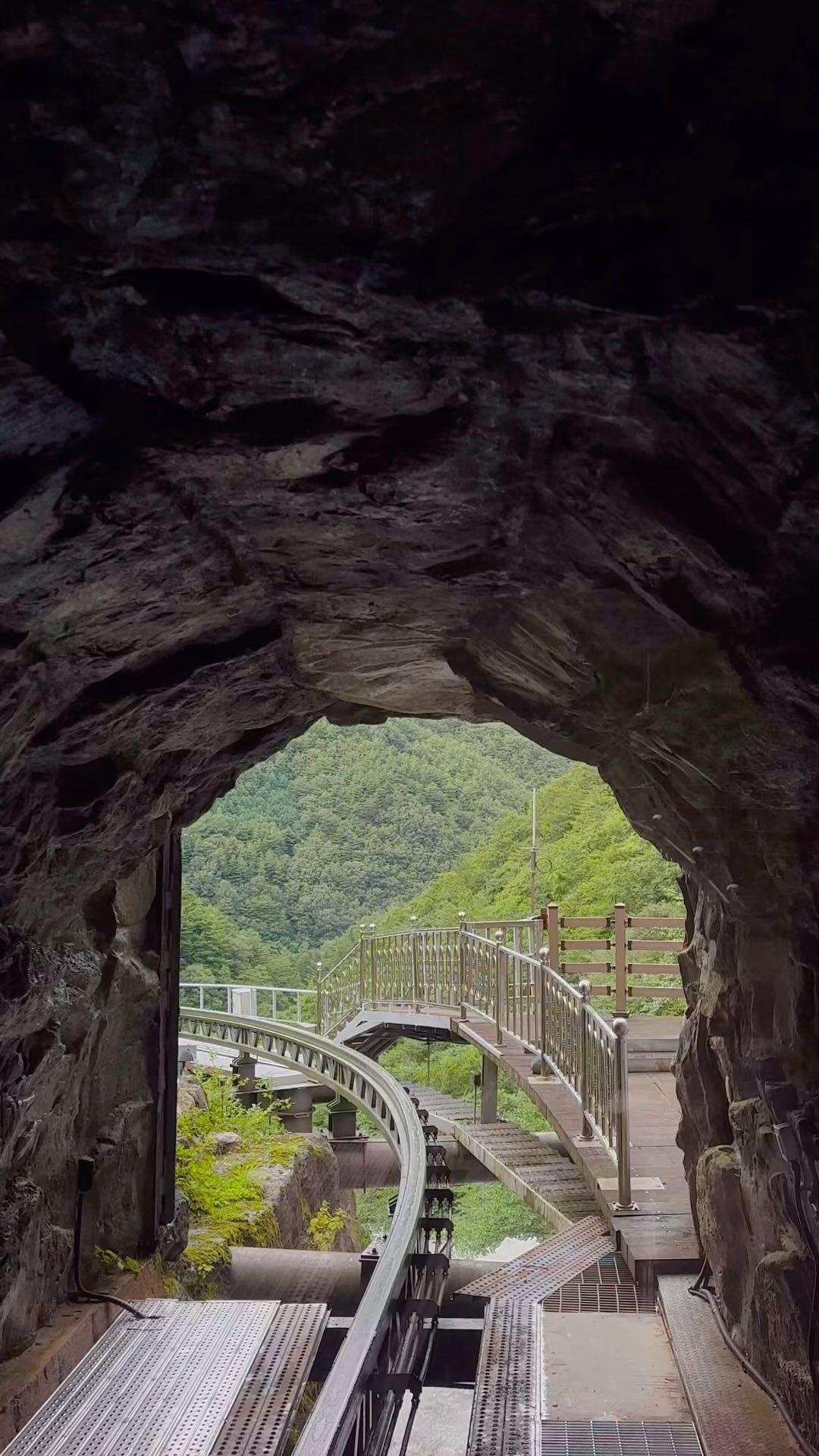 Two Caves Offer Unique Exploration Experiences