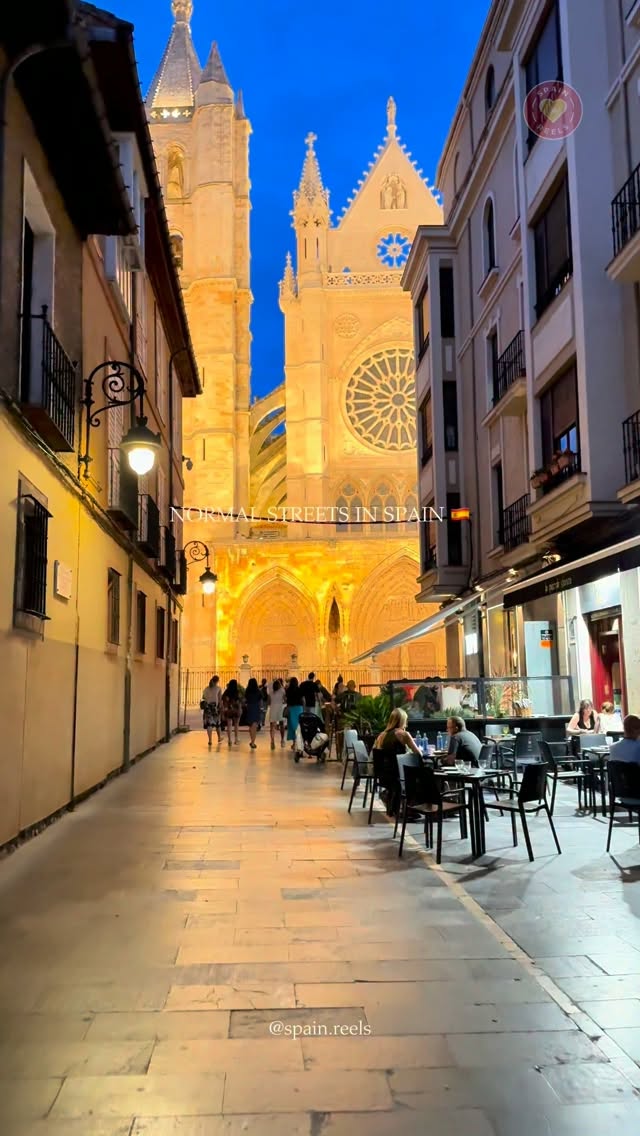 León Cathedral and Spanish Charm