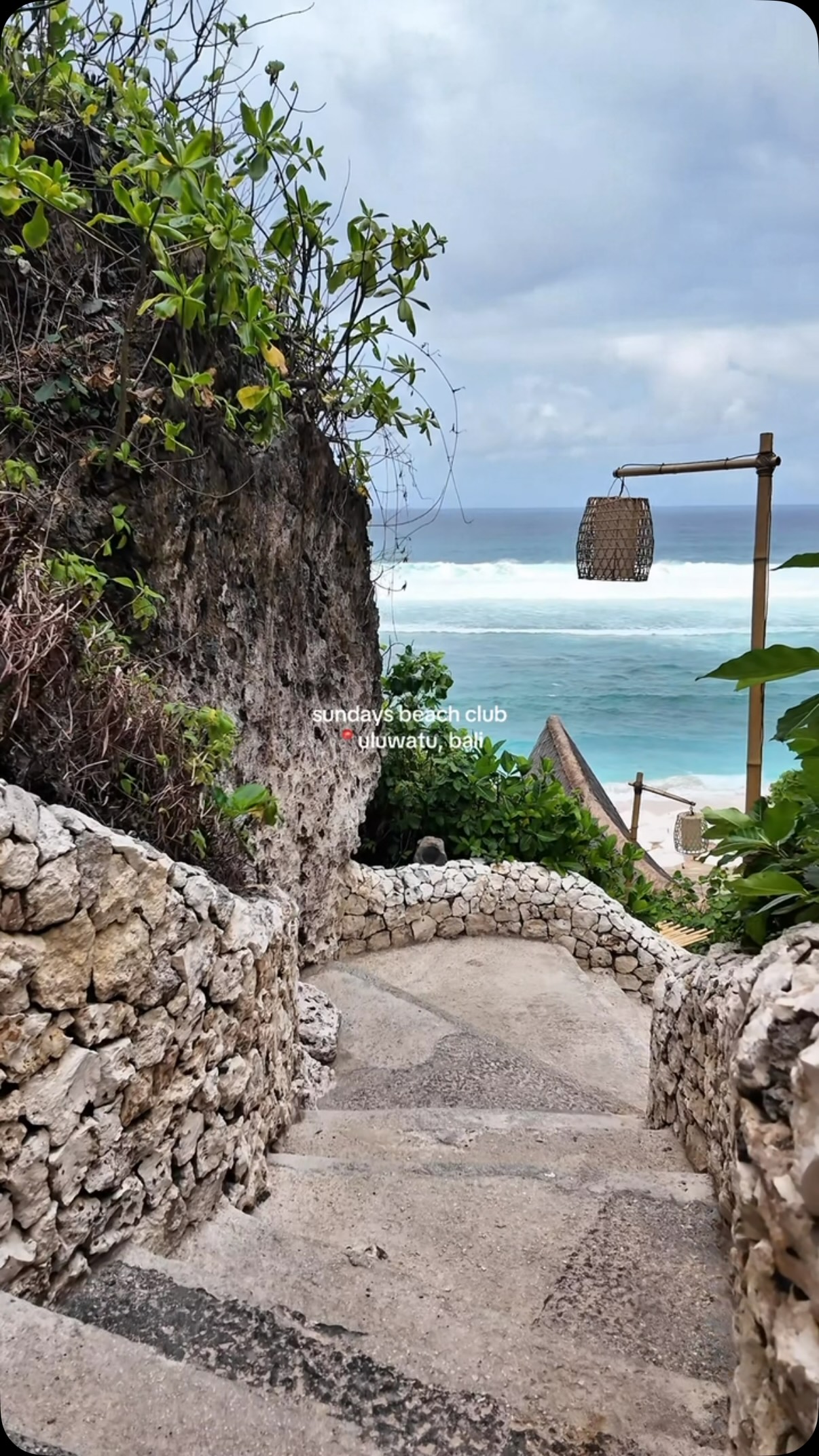 Bali Beach Club Offers Relaxing Day