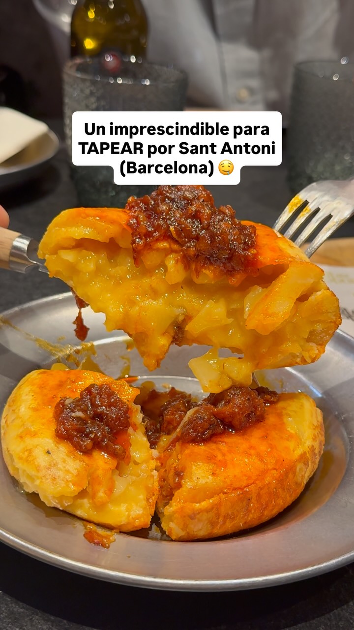 Candela en Rama: Sant Antoni's Savory Croissants