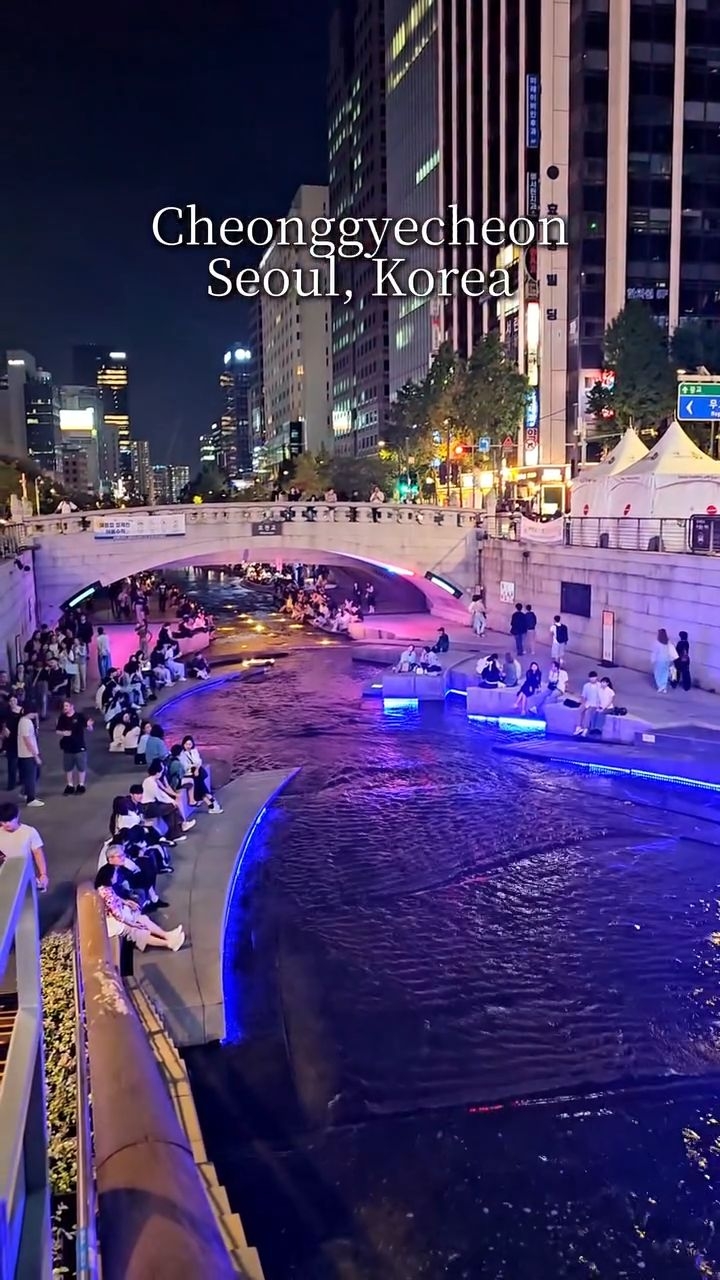 Cheonggyecheon Stream Illuminated At Night
