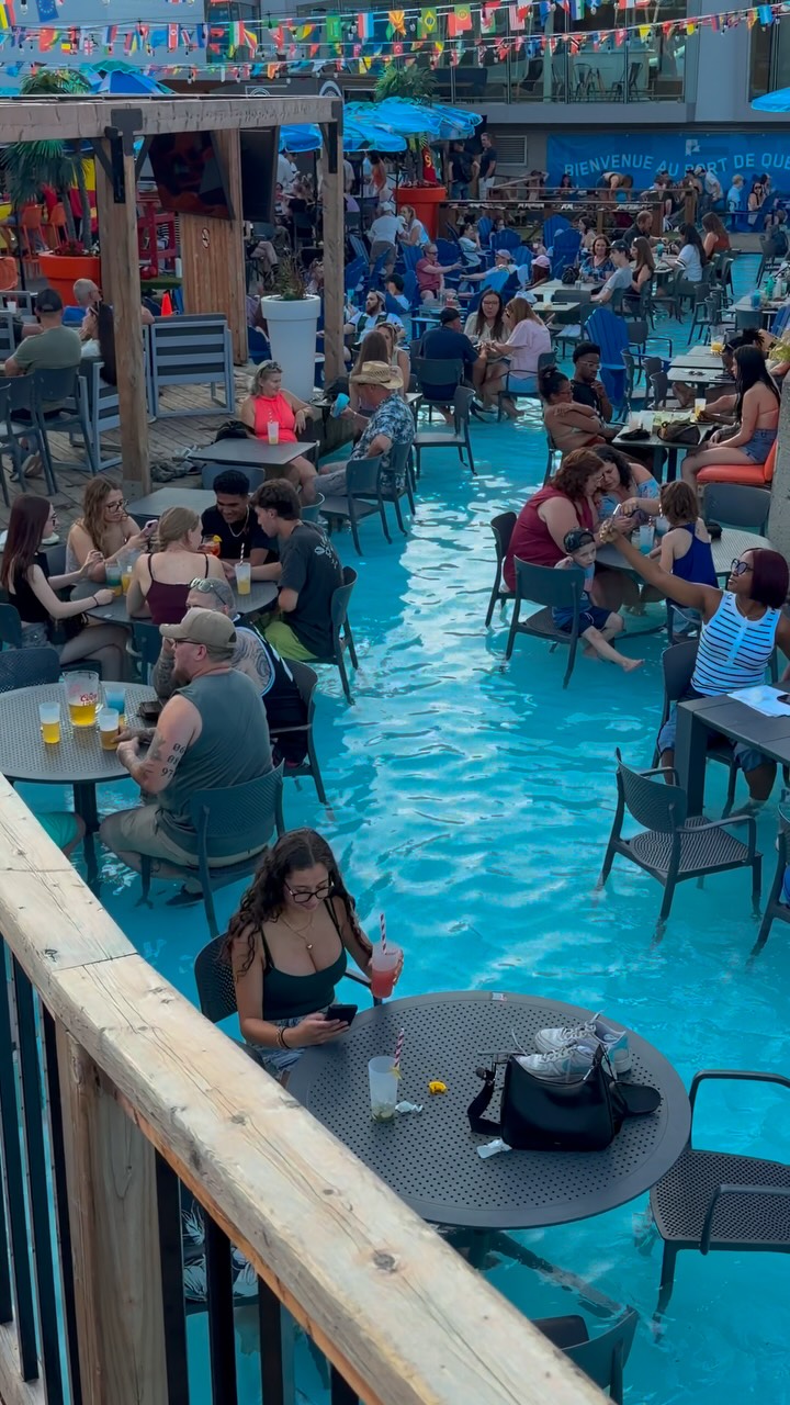 Québec Port's Poolside Bar Offers Open-Air Relaxation