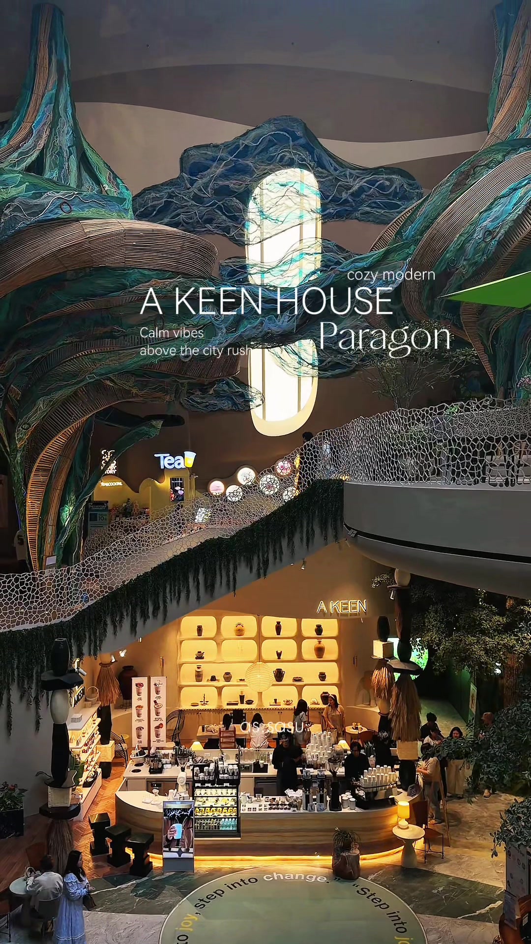 A Keen House Cafe's Tasteful Latte and Dessert Offerings