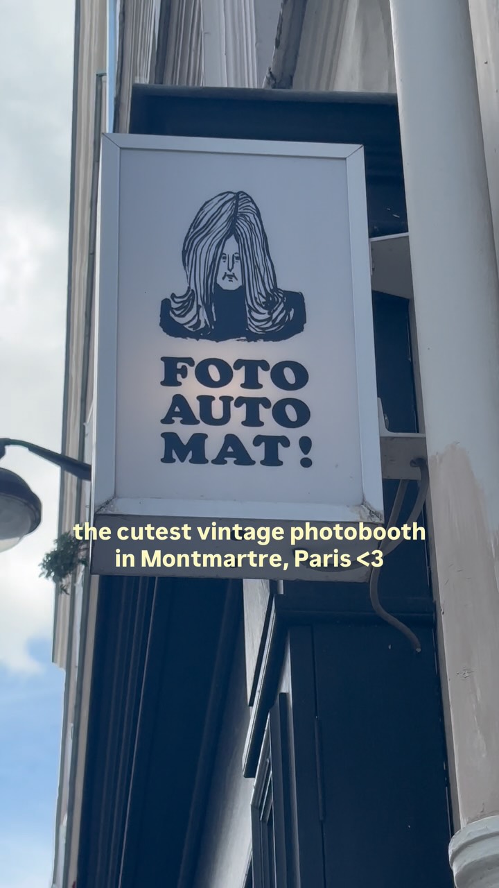 Vintage Photo Booths Near Abbesses