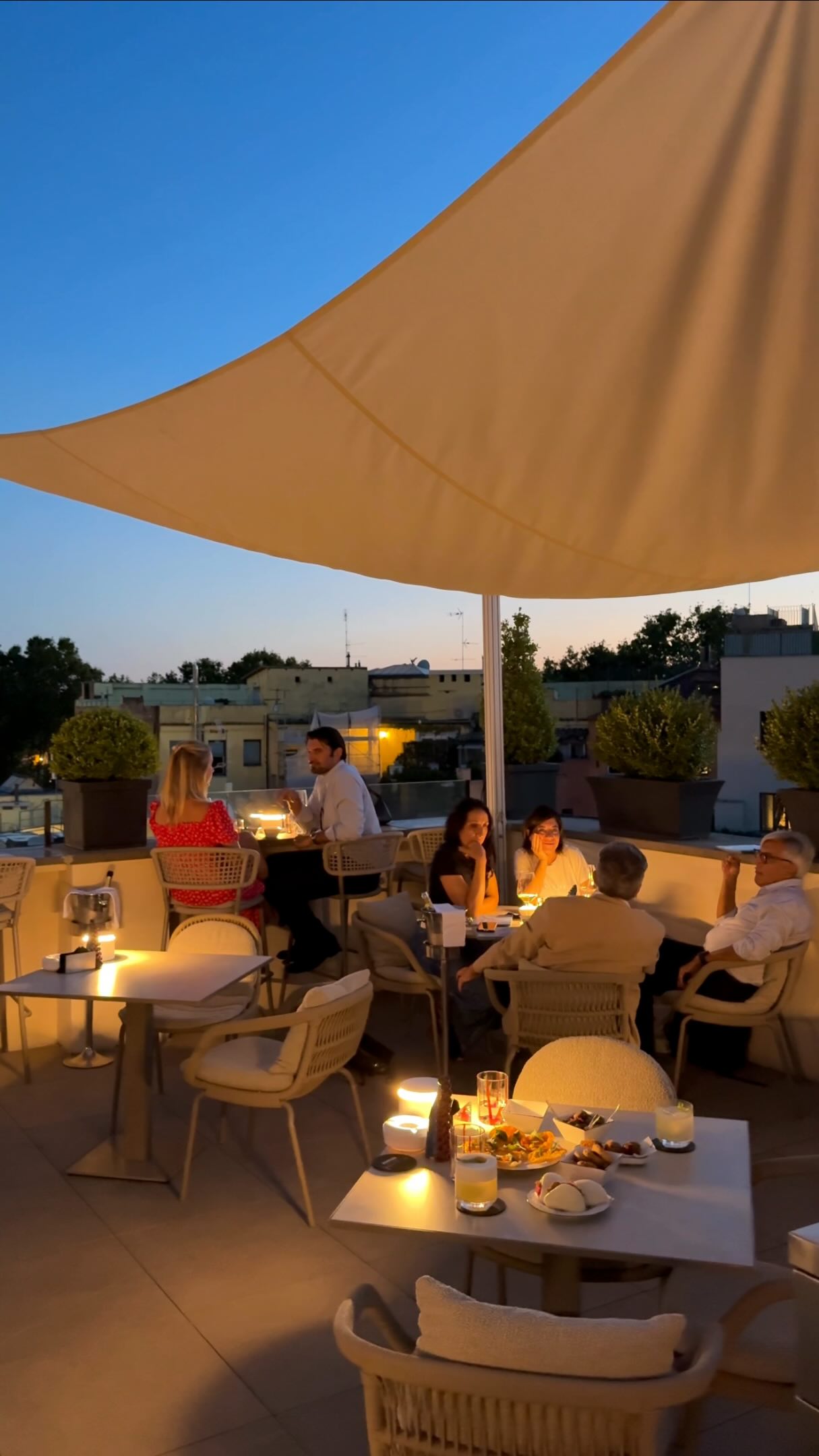 Rome Rooftop Bistrot Offers Seafood & City Views