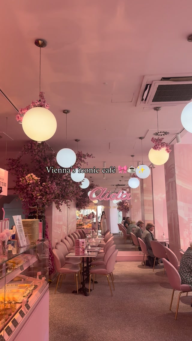 Vienna's Classic Café AIDA for Cakes