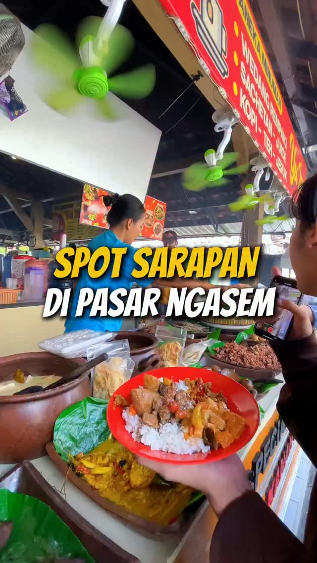 Yogyakarta Markets Offer Traditional Indonesian Breakfast