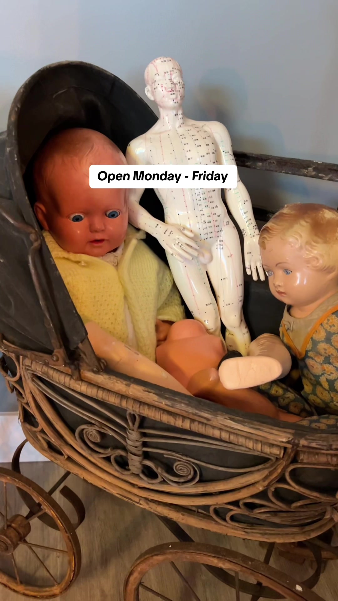 Gothic-Themed Black Casket Cafe Offers Spooky Atmosphere