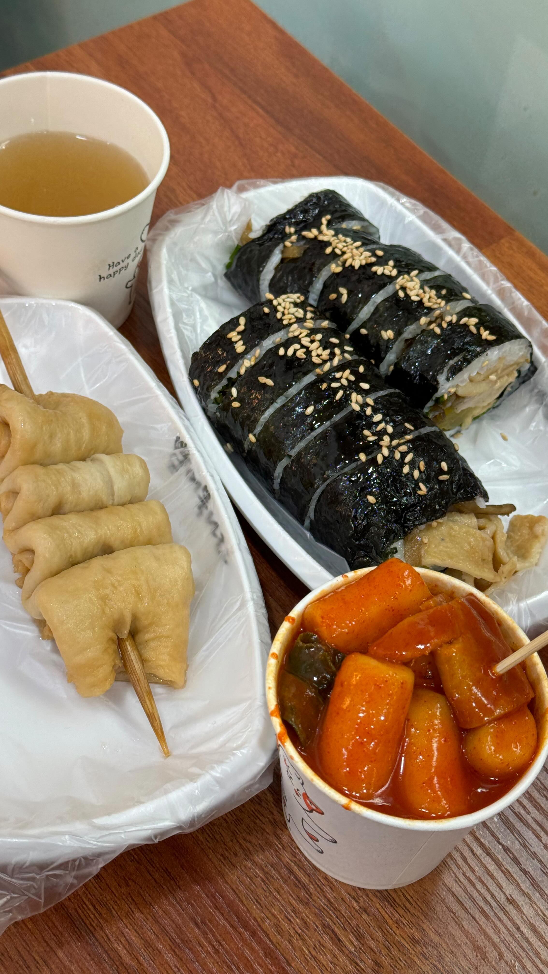 Seoul's Vintage Treasures and Street Food